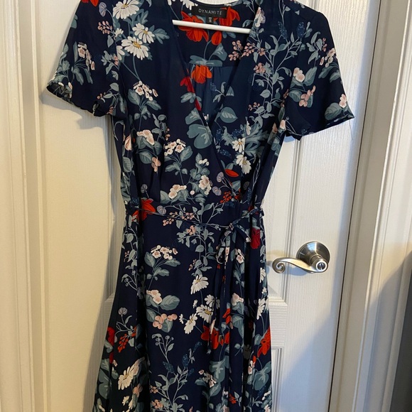 Dynamite Navy Floral Midi Dress - Picture 3 of 3
